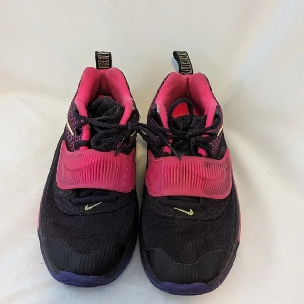 EUC - Nike Zoom Freak 3 Basketball Sneaker (Giannis Shoe) - Big Kid Size 6.5